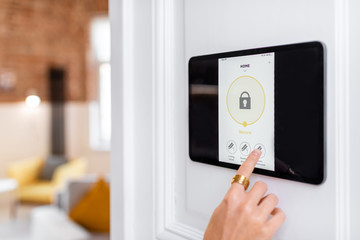 Comment installer un pack alarme sans fil connecté dans sa maison ?
