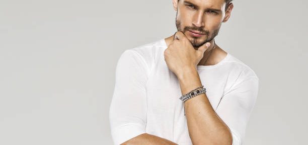 Quelle est la symbolique des bijoux pour les hommes ?