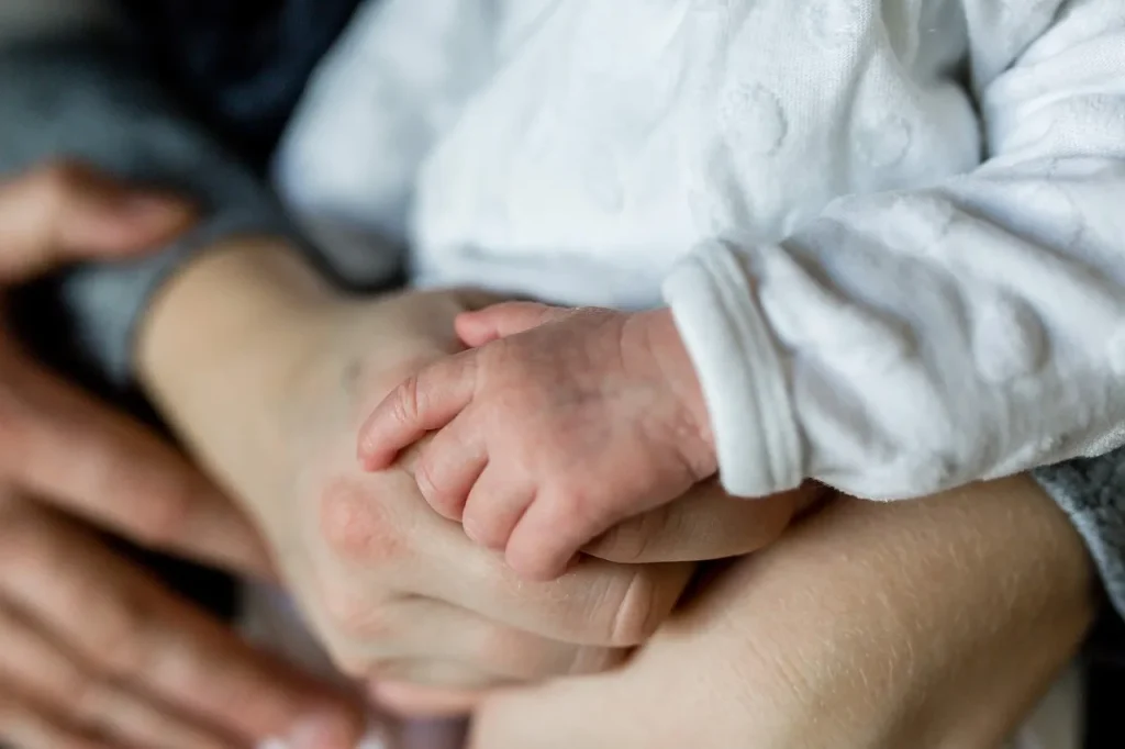 10 façons d'initier votre bébé aux soins naturels
